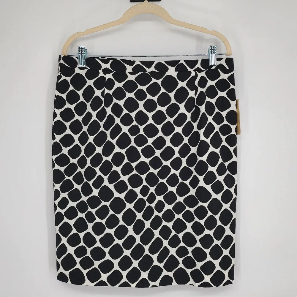 Michael Kors NWT Polka Dot Skirt Size 12 Old Money Minimalist Designer Career
